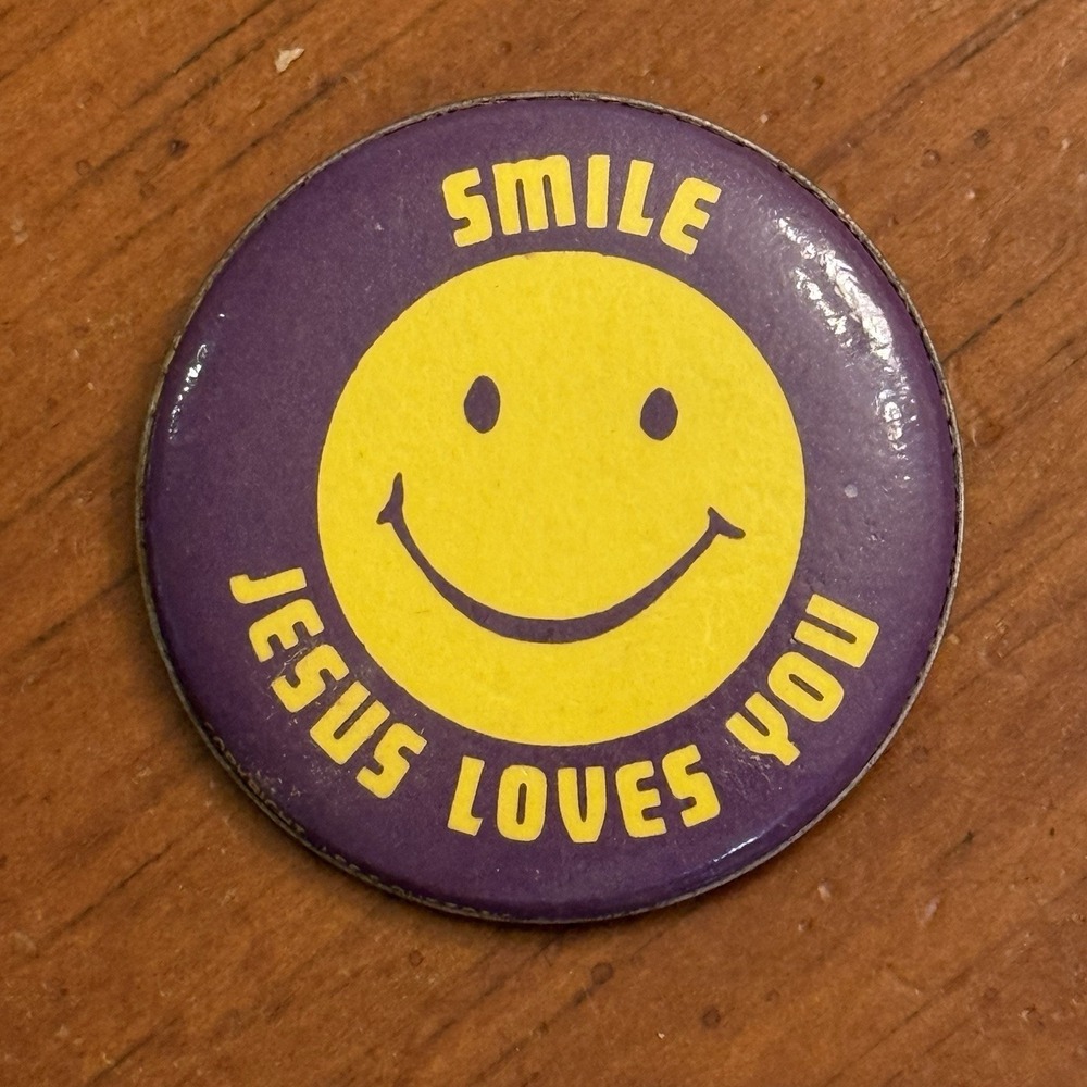 Smile Jesus Loves You Vintage Pinback Button Pin Round Circle